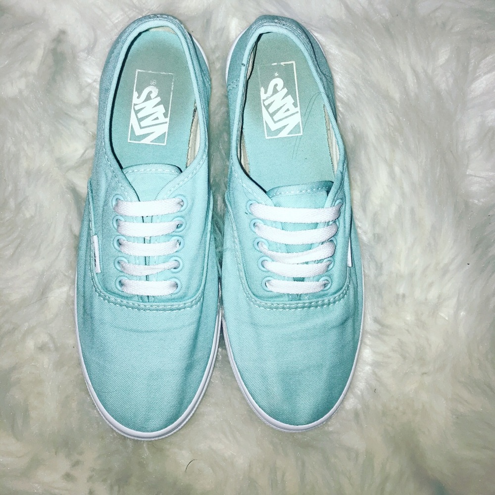 Women’s Size 7 Vans
